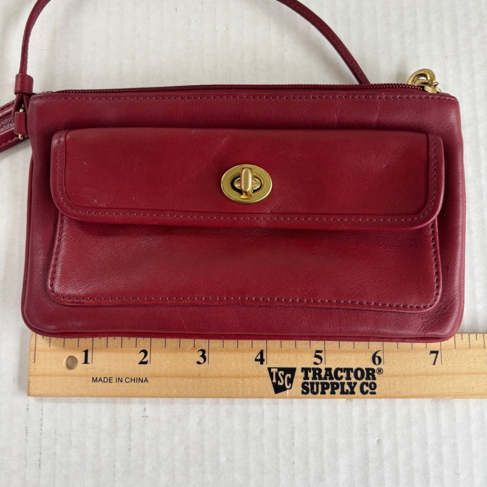 Coach Vintage Red Leather‎ Turnlock Wristlet Clutch Glove Tanned Cowhide 7.5in - Picture 6 of 10